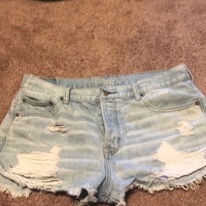 DISTRESSED AMERICAN EAGLE JEAN SHORTS!!!